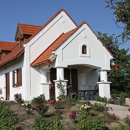 Casa Beata Villa Lesencetomaj ภายนอก รูปภาพ