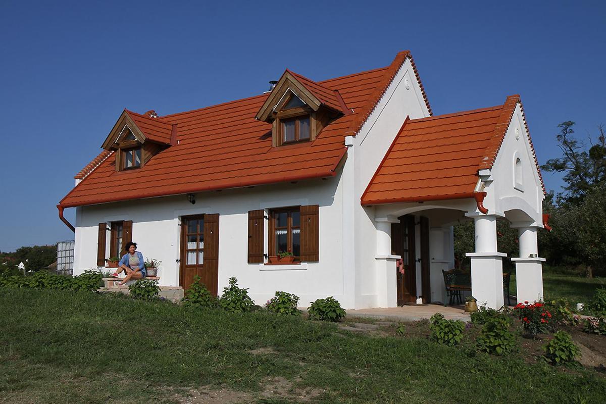 Casa Beata Villa Lesencetomaj ภายนอก รูปภาพ